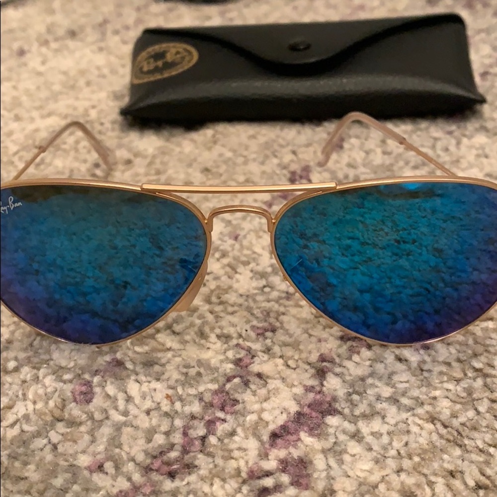 Blue aviator ray bans